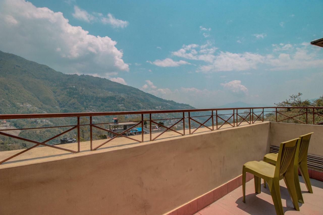 Maplewood Hotel & Spa Gangtok Buitenkant foto